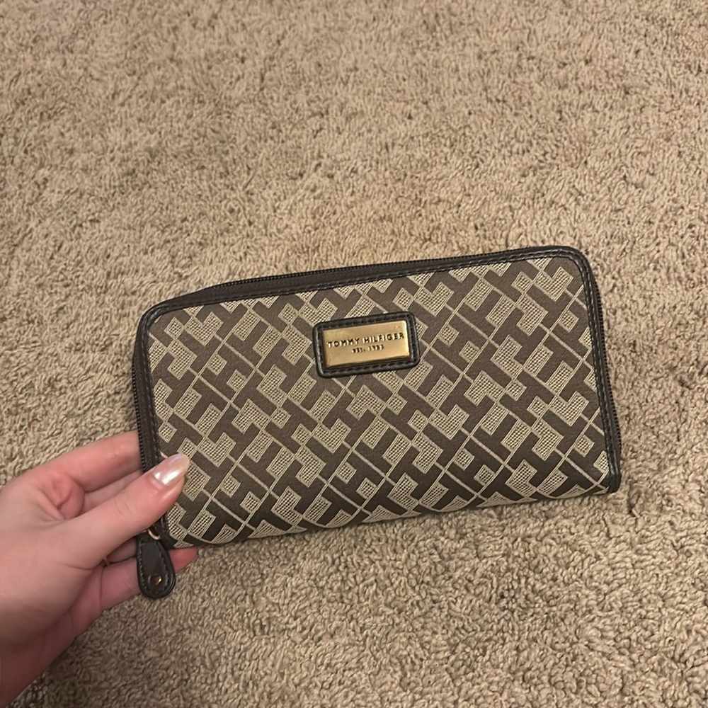 Like new Tommy Hilfiger wallet